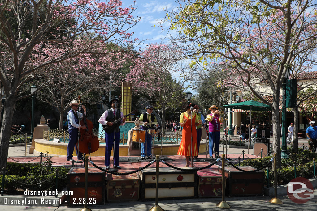 Five & Dime Performing in Carthay Circle