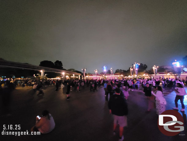 Another angle of the Disneyland queue