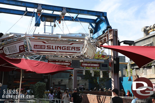 A 15 min wait posted for WEB Slingers