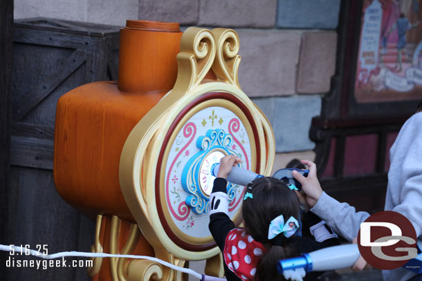 A guest activating the station with her key.