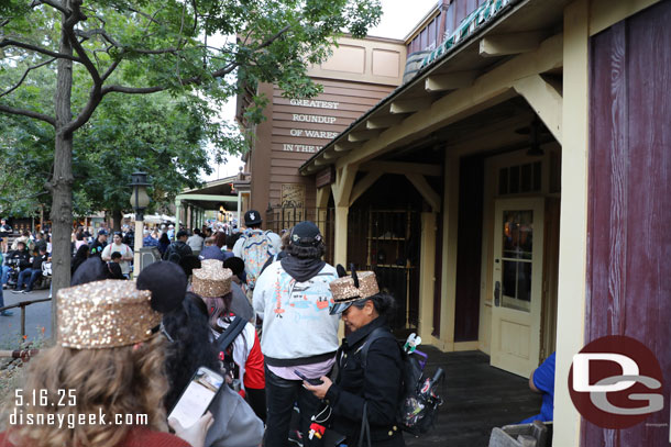 The queue for the Frontierland tap point was only a handful of guests so I got in line.