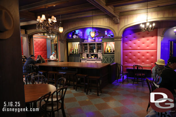 A quick look around the seating area.