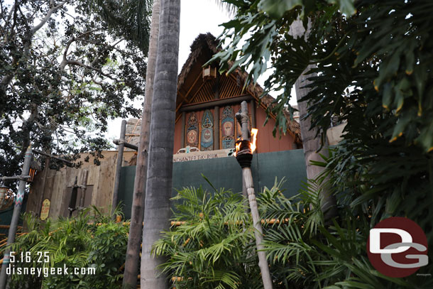Walls up on this side of the Tiki Room too.