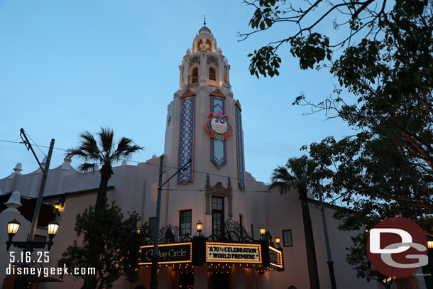 The Carthay Circle Restaurant has projections throughout the evening. I paused to see them before heading to World of Color Happiness. 