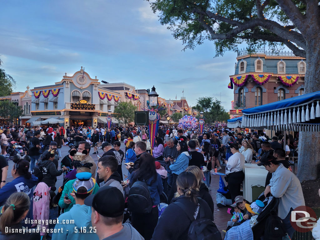 7:30pm - Main Street USA was very busy as you would expect.  Paint the Night Returns in 75 minutes.