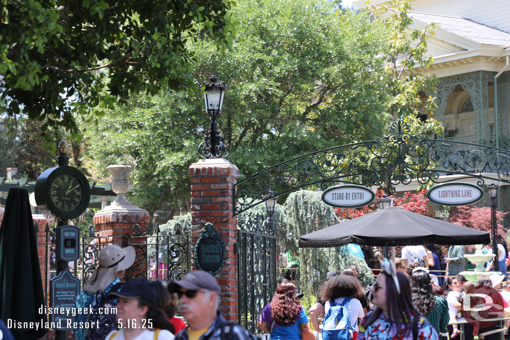 1:11pm - 13 min wait posted for the Haunted Mansion