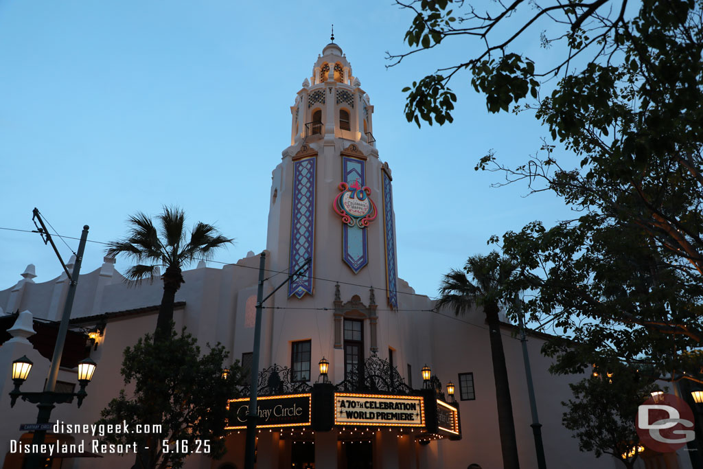 The Carthay Circle Restaurant has projections throughout the evening. I paused to see them before heading to World of Color Happiness. 