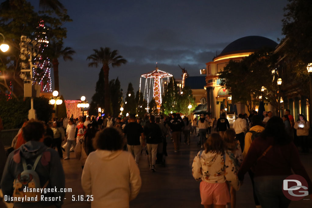  A moderate crowd in the park this evening.