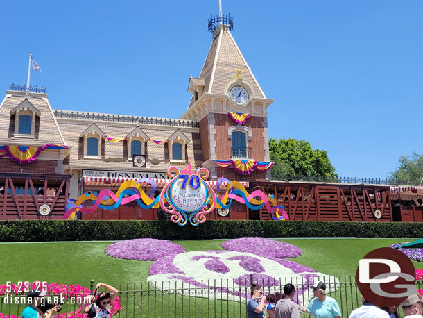 12:40pm - Arrived at Disneyland to start my visit.