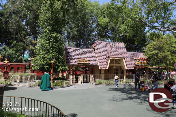 The Disneyland 70th key location by the Toontown Train Station was out of order today.