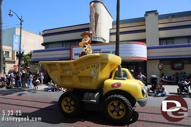 Woody leading the finale
