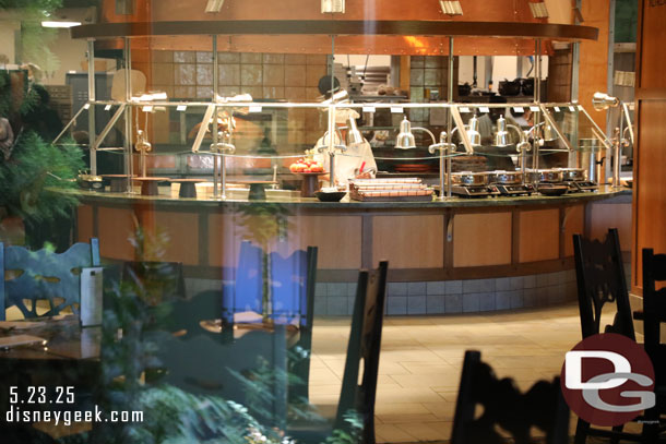 A look inside, they had no opened for dinner yet.