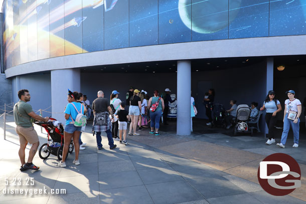 A queue for the Tomorrowland Disneyland 70th Key activation point
