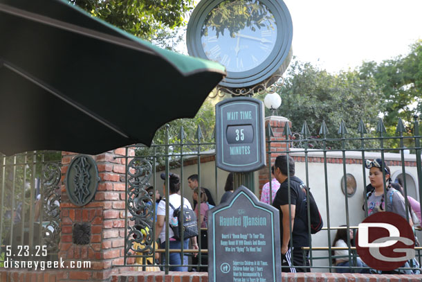 6:19pm - 35 min wait posted for the Haunted Mansion