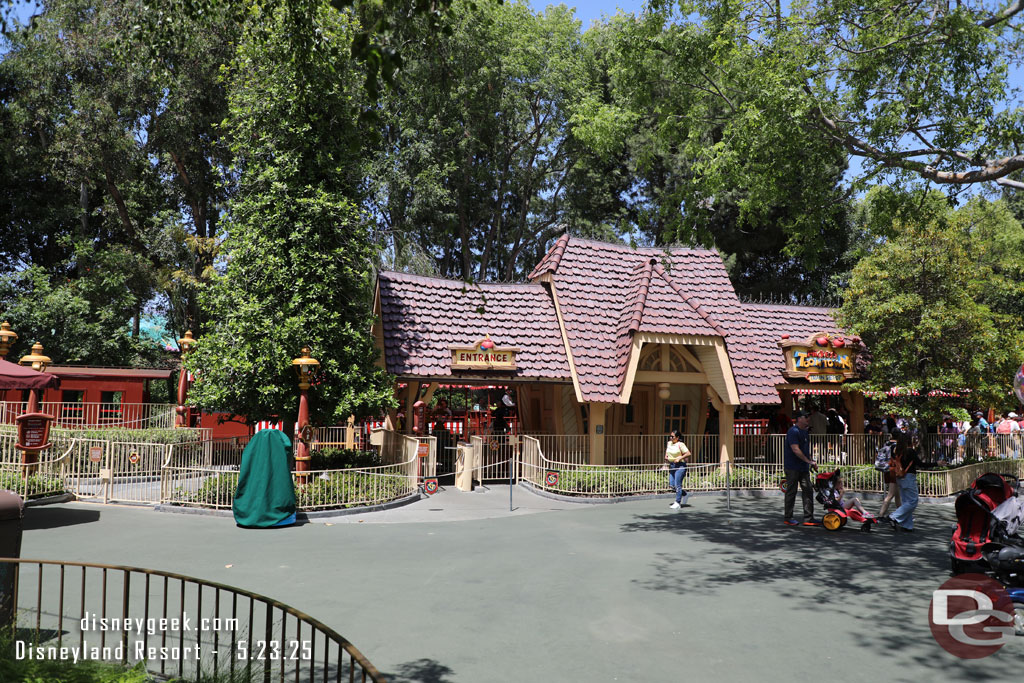 The Disneyland 70th key location by the Toontown Train Station was out of order today.