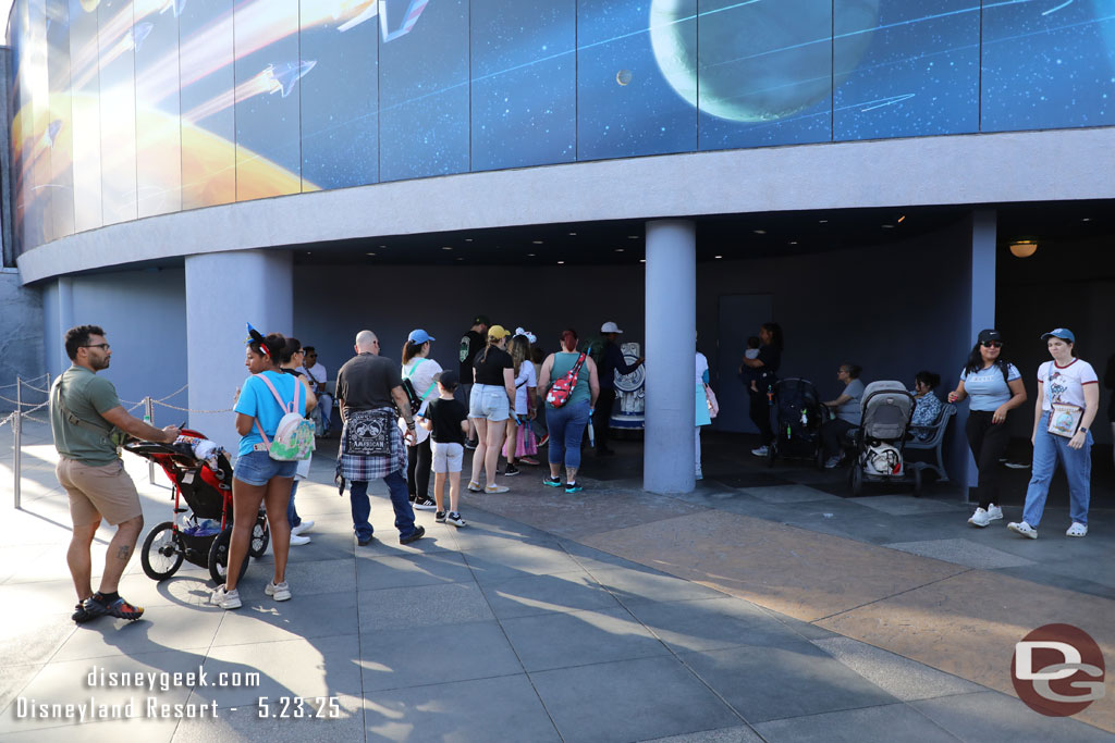 A queue for the Tomorrowland Disneyland 70th Key activation point