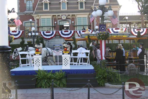 Heading back to Town Square.  They had a sign up, some patriotic banners, as well as a stage with a couple of engraved Big Figs for the event.