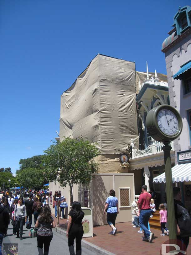 Some repainting on Main Street