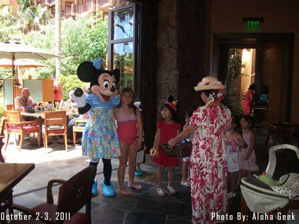 Minnie out for photos during breakfast.