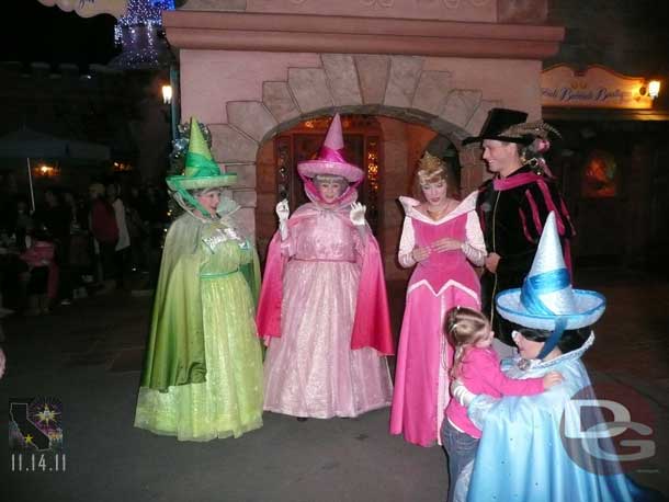 There were several other rare photo opps that included large groups of characters.  For example the Sleeping Beauty group out in Fantasyland.
