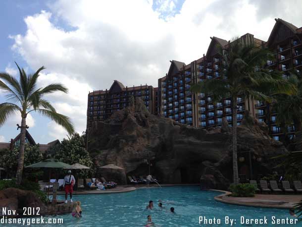 Turning around toward Aulani.