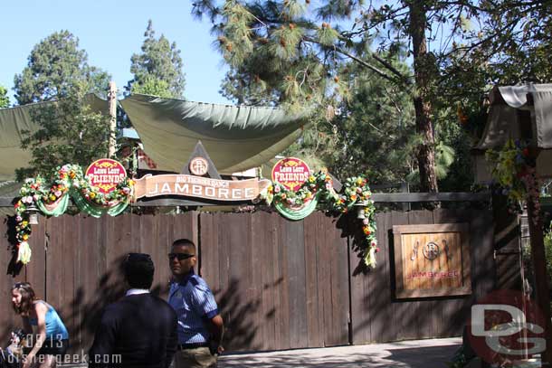 Awaiting the opening of the Long Lost Friends event for the day.   Disneyland Annual Passholders could get in at 10am, general public at 10:30am.