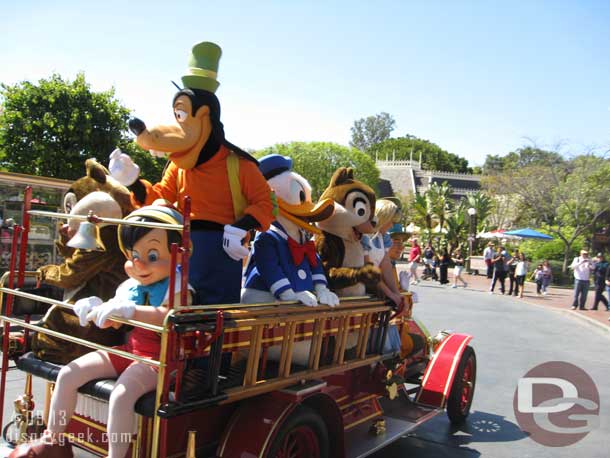 Heading out of the park ran into this group of characters on the Fire Truck in heading around the hub after a short show in front of the Castle.