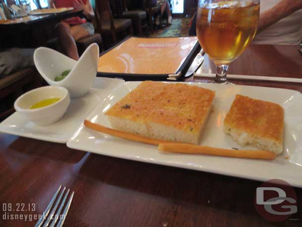 Lunch was at Tutto Italia Ristorante.  The bread before the meal.