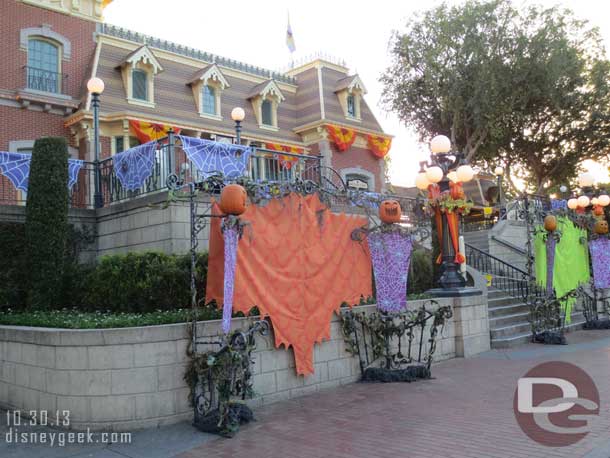 As they left the park cast members were setting up for the Halloween Party.