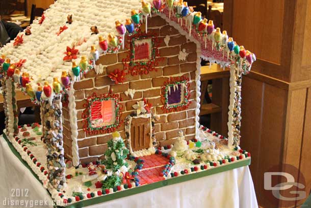 Storytellers Cafe had a gingerbread house in the lobby.