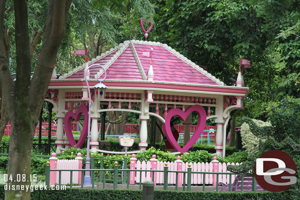 Here is a gazebo that usually has Minnie (it was not open yet this morning).