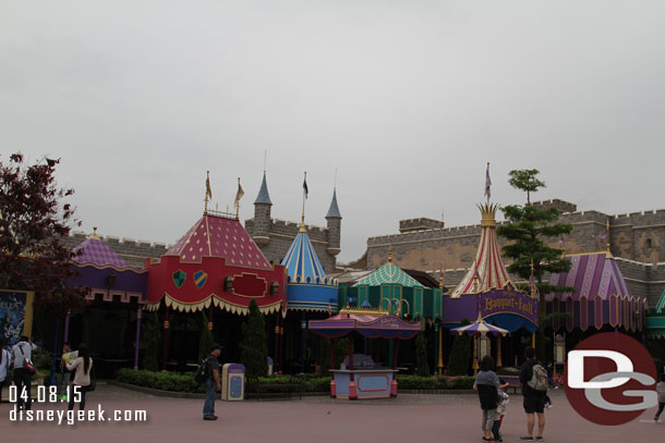 Across the way in Fantasyland is the Royal Banquet Hall (where you would normally see another dark ride or two).