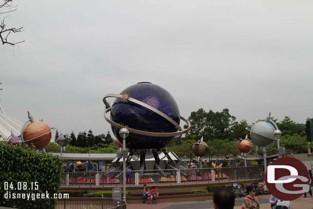 Decided to head to Tomorrowland for lunch... not sure why but we were looking that way so walked that way, no grand plan.