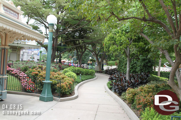 A small trail to bypass the main street.