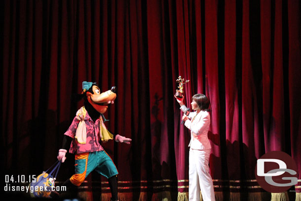 Goofy arrived on the stage in swim gear (missed why)