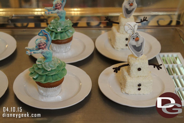 Elsa and Olaf desserts