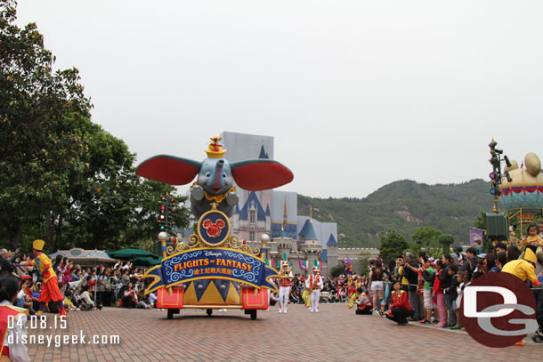 The parade has a couple of parade stops.  I was just past one so I was able to view the start of the parade for an extended time.