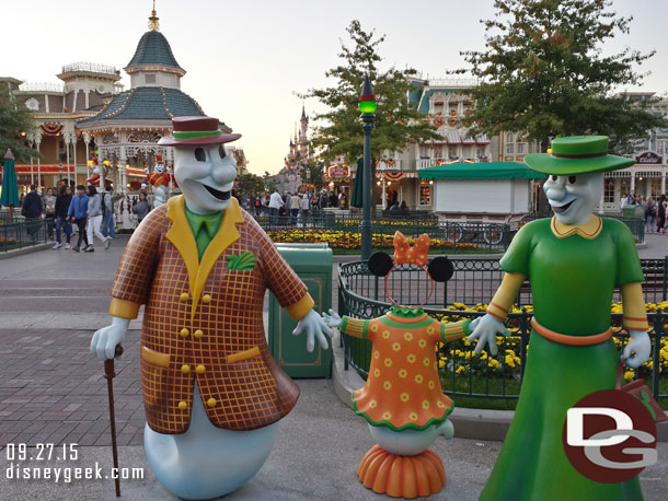 There are ghost photo ops throughout Main Street.