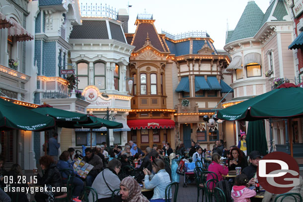 Plenty of people here since it was one of the few locations to get something to eat still open.