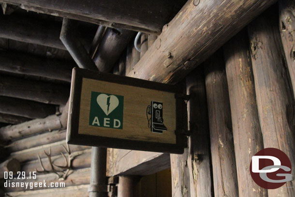 I thought this was an interesting sign with the old telephone and AED logo.
