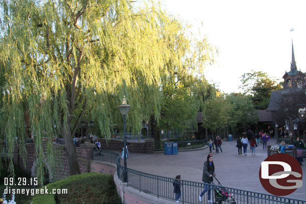 Fantasyland from the queue. Notice how open it is.