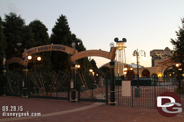 The Walt Disney Studios Park all closed up.. it closed a couple of hours ago.