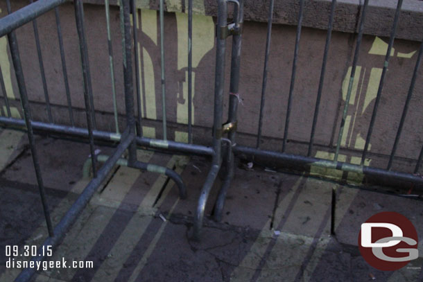 Very hard to make out in this picture but there were a couple of rats or large mice running around as we waited..