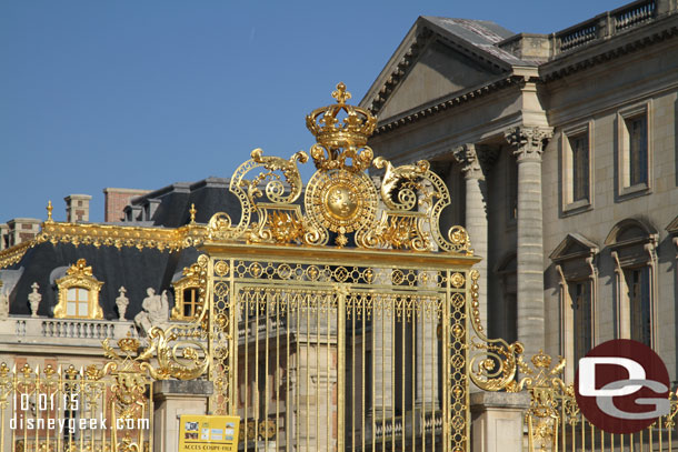 A look at the gold gate before going to buy my ticket.