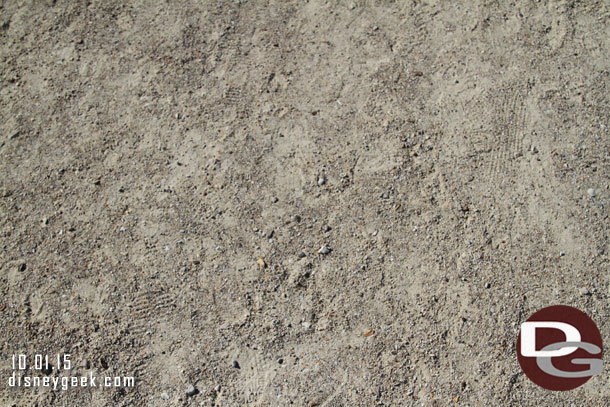 The ground was mostly this dirt/sandy walkway.. with the wind this made for some little dust storms.