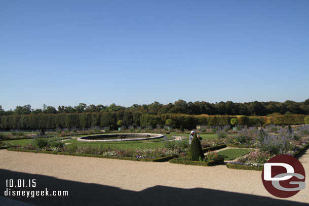 The gardens as we walk from the left wing to the right wing.