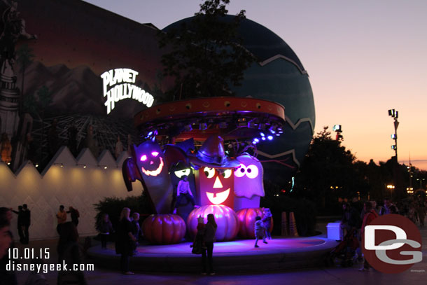 The stage is now decorated for Halloween.  Come to think of it I never caught a performance there.. just kids running around.