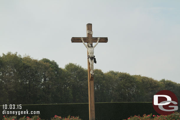 A large cross at a key intersection.