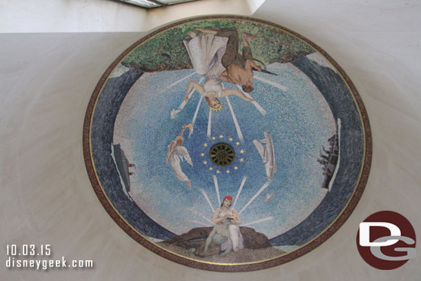 The ceiling mural in the chapel depicts America blessing her sons and a grateful France.