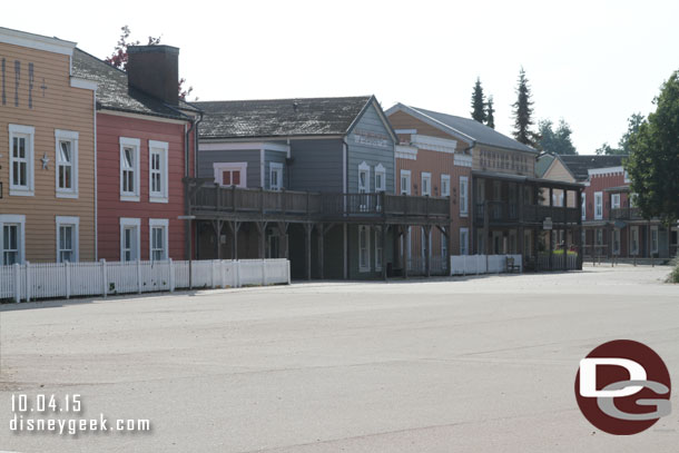 Stepping outside to the main walkway.  I think this is the Billy the Kid building.